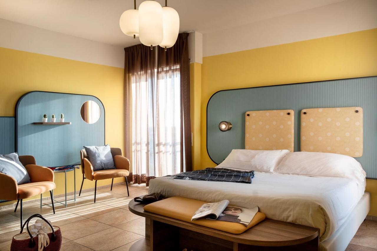 Hotel Jolly Roger Пьетра-Лигуре Экстерьер фото